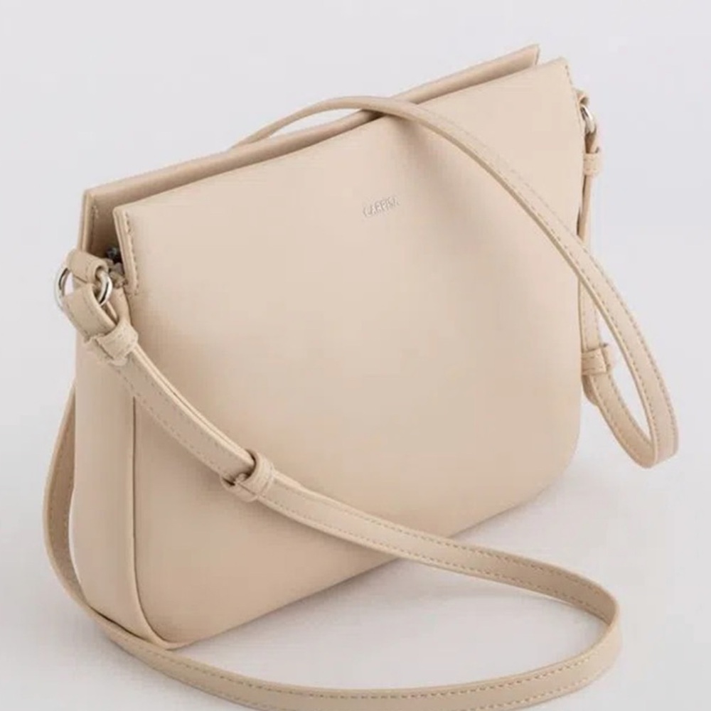 Italian Carpisa Women Cream Shoulder Bag from Italy New